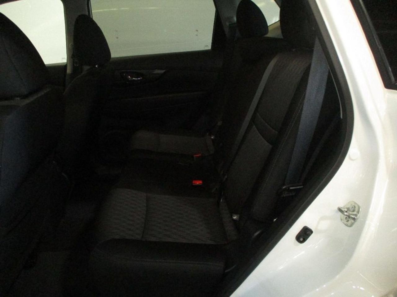 2017 Nissan Rogue SV Photo