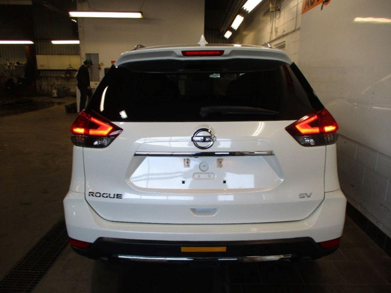 2017 Nissan Rogue SV Photo