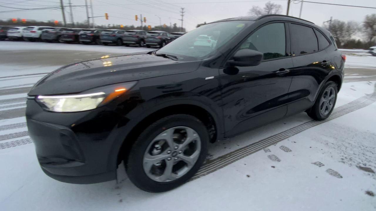 2026 Ford Escape Hybrid ST-LINE Photo3