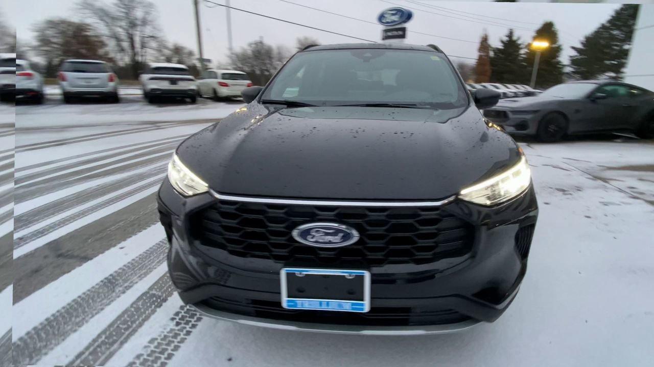2026 Ford Escape Hybrid ST-LINE Photo2