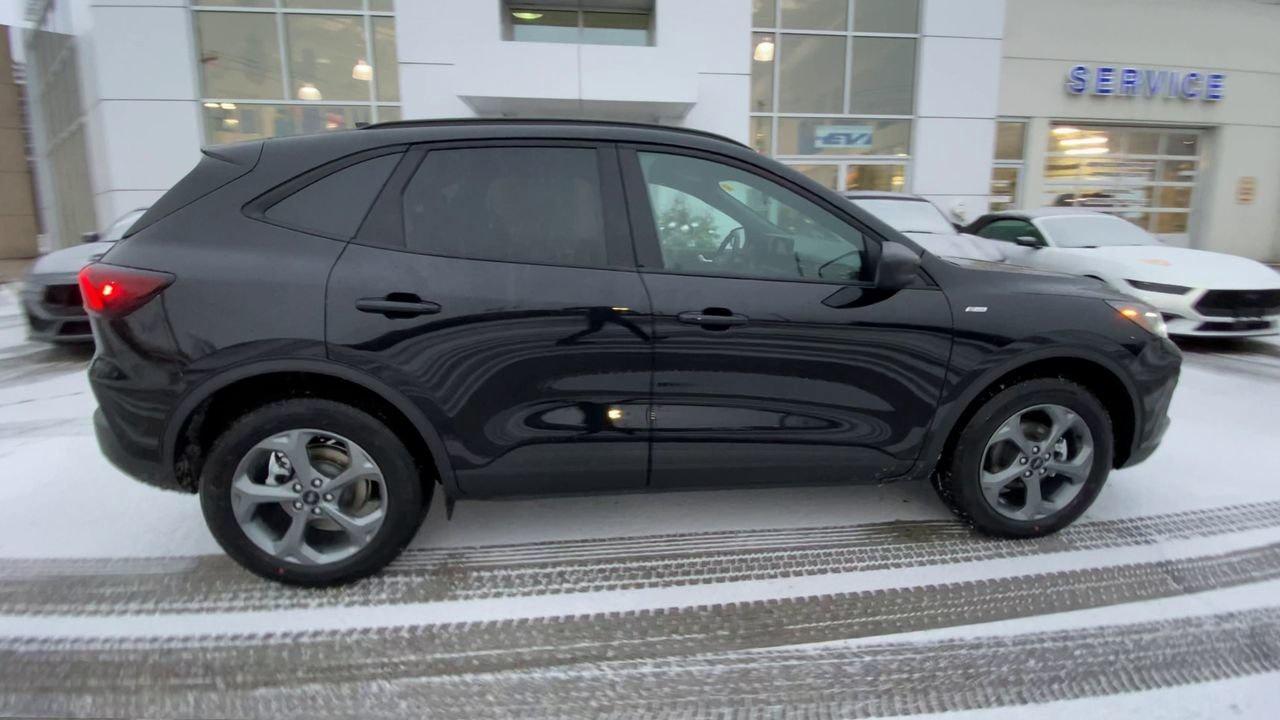 2026 Ford Escape Hybrid ST-LINE Photo