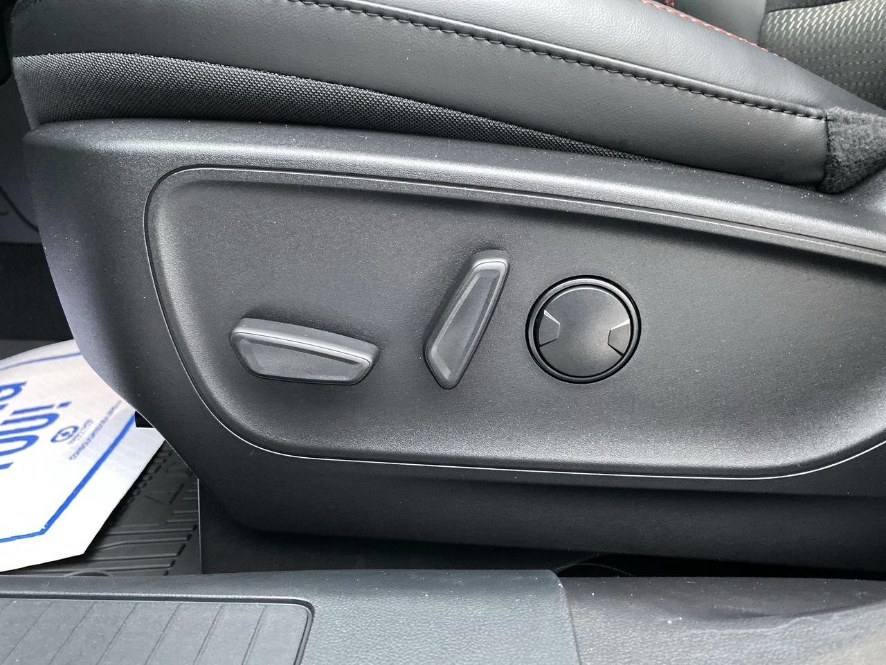 2026 Ford Escape Hybrid ST-LINE Photo