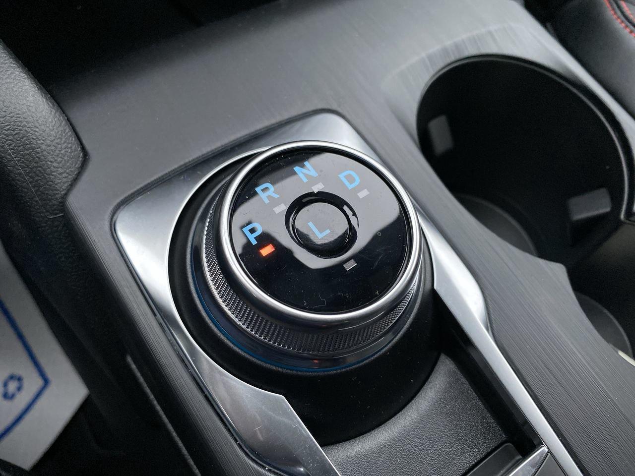 2026 Ford Escape Hybrid ST-LINE Photo