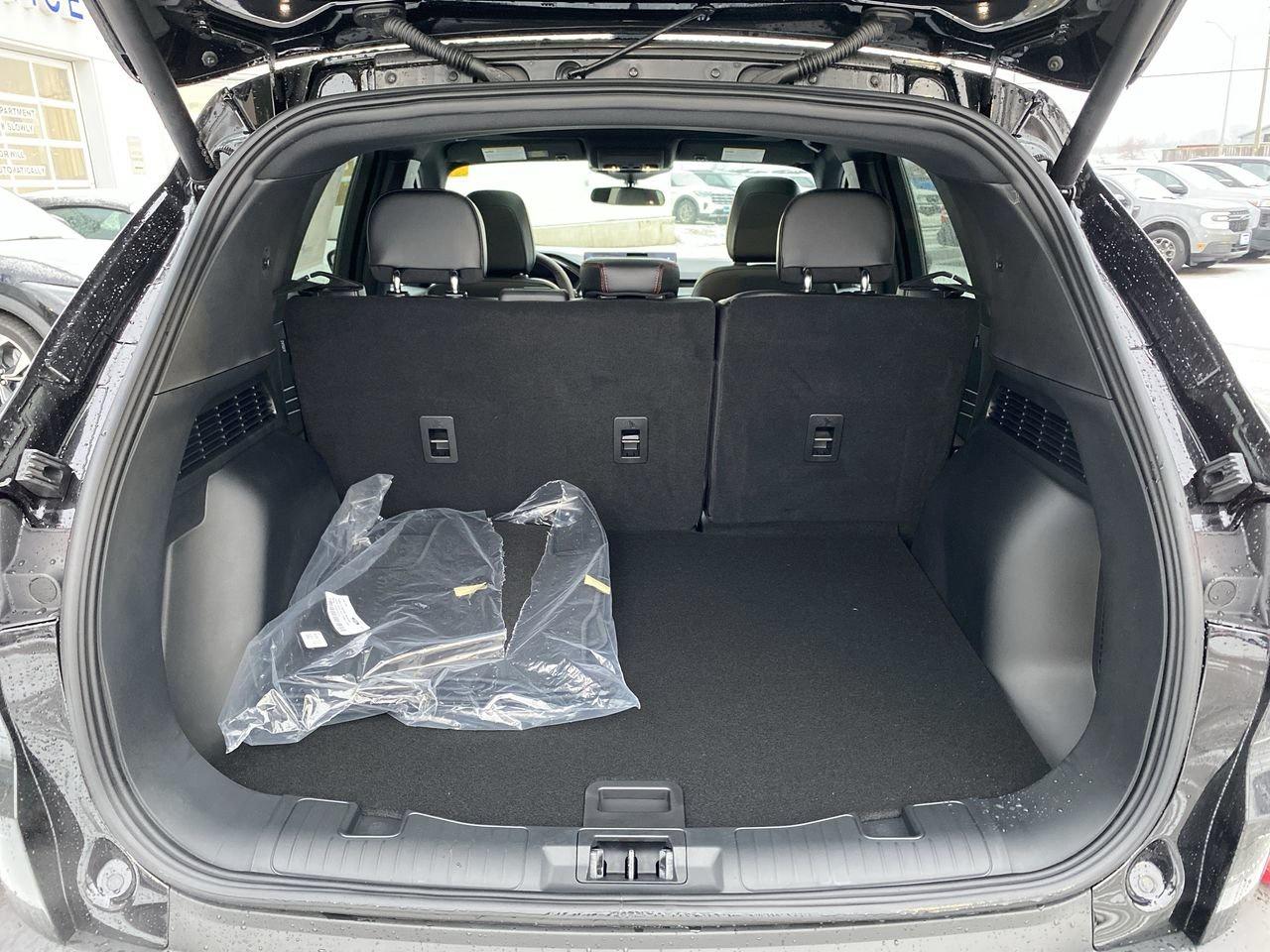 2026 Ford Escape Hybrid ST-LINE Photo