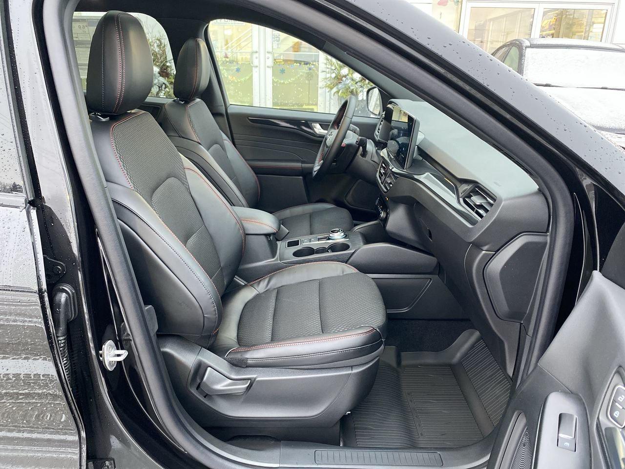 2026 Ford Escape Hybrid ST-LINE Photo