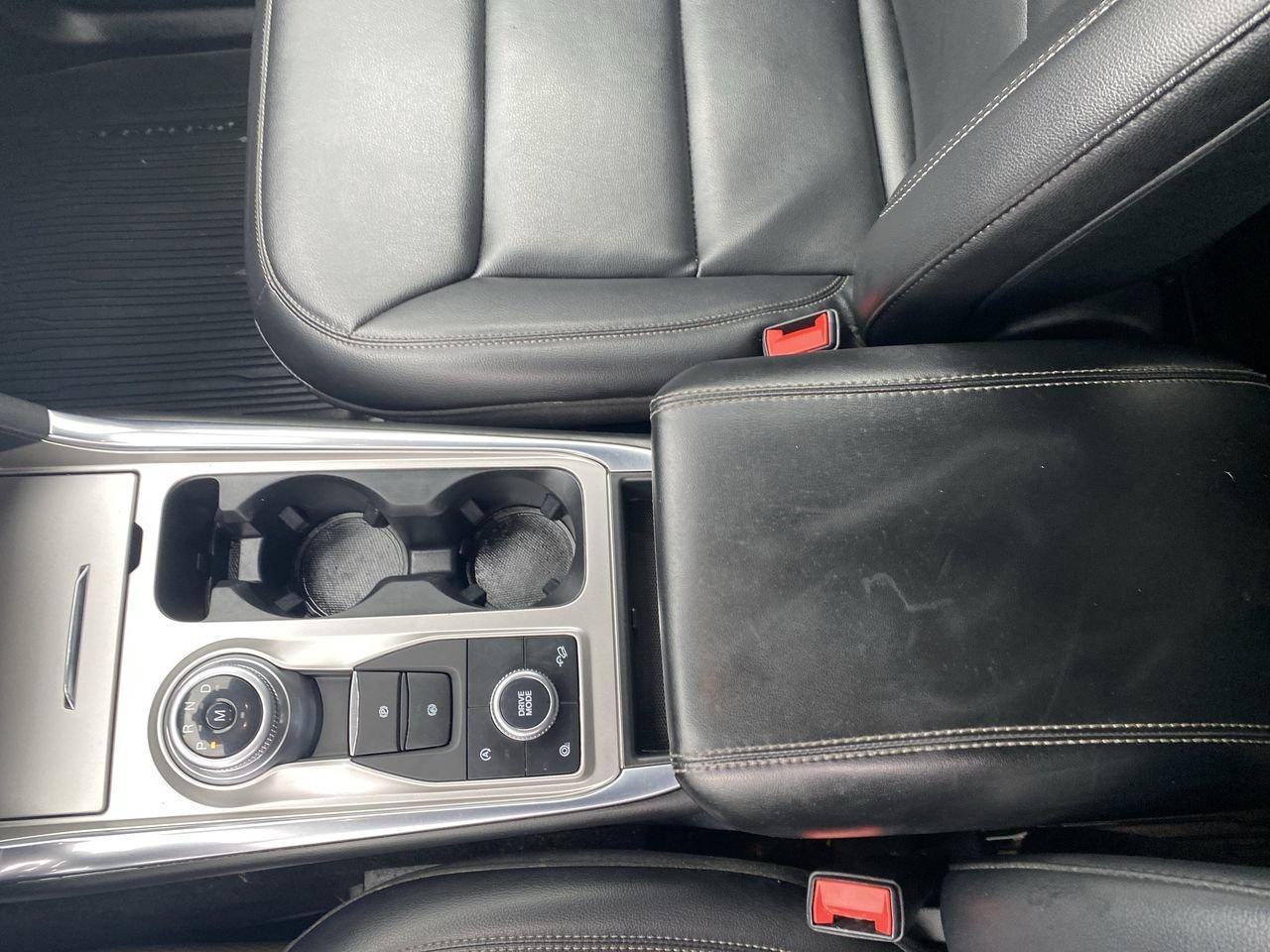 2020 Ford Explorer XLT Photo