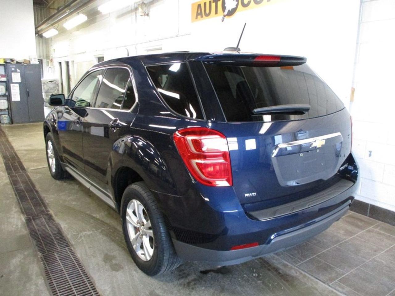 2016 Chevrolet Equinox LS Photo2