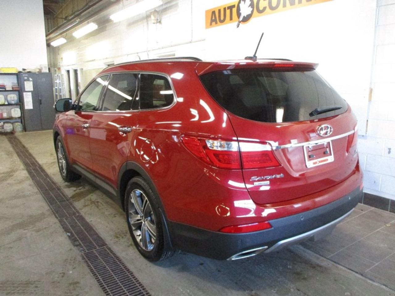 2016 Hyundai Santa Fe Limited XL Photo