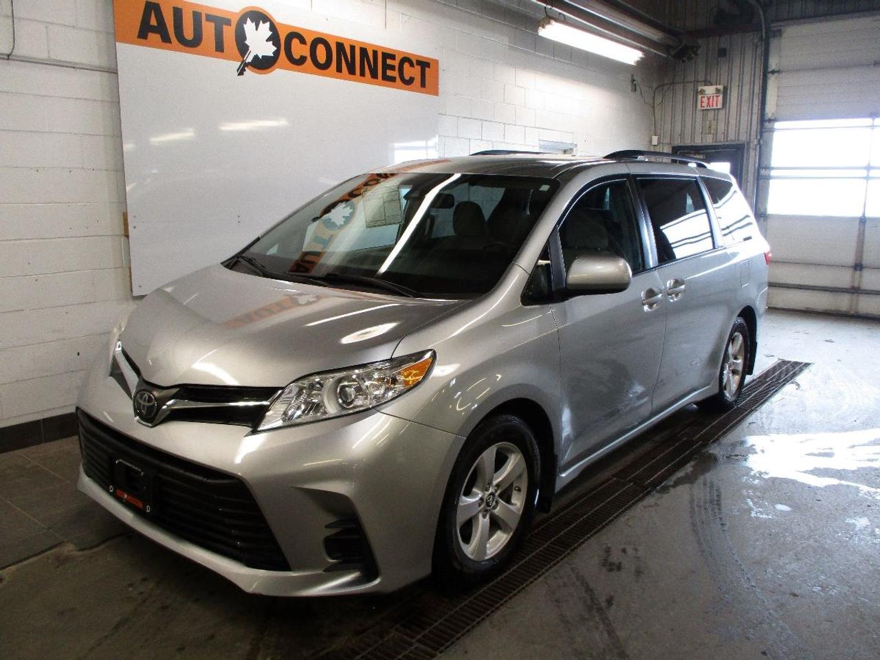 2020 Toyota Sienna LE 8 PASSENGER Photo