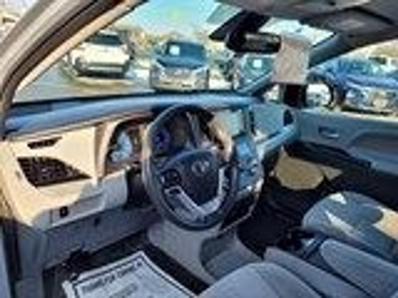 2020 Toyota Sienna LE 8 PASSENGER Photo