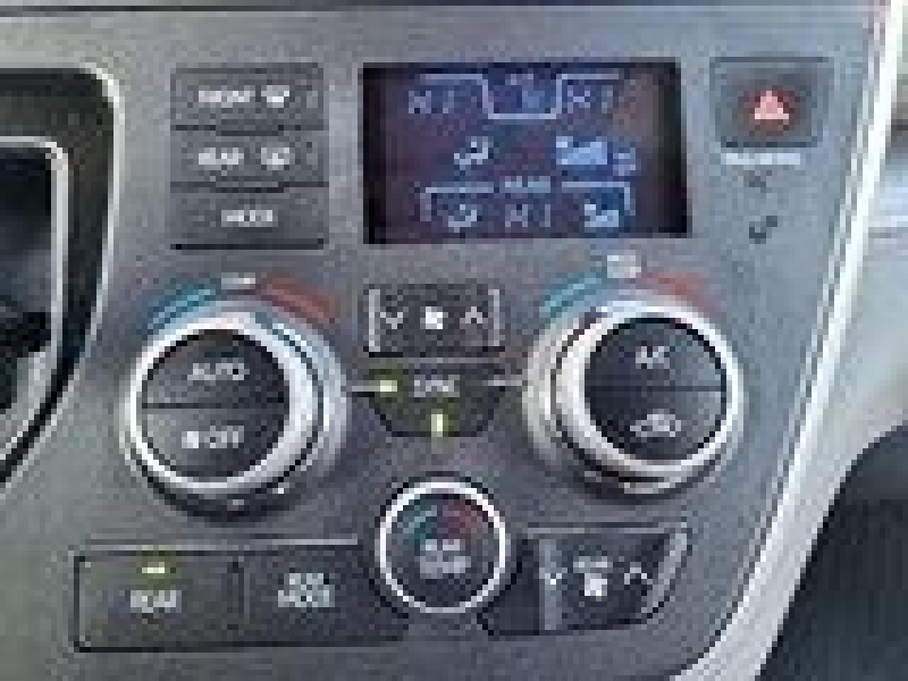 2020 Toyota Sienna LE 8 PASSENGER Photo