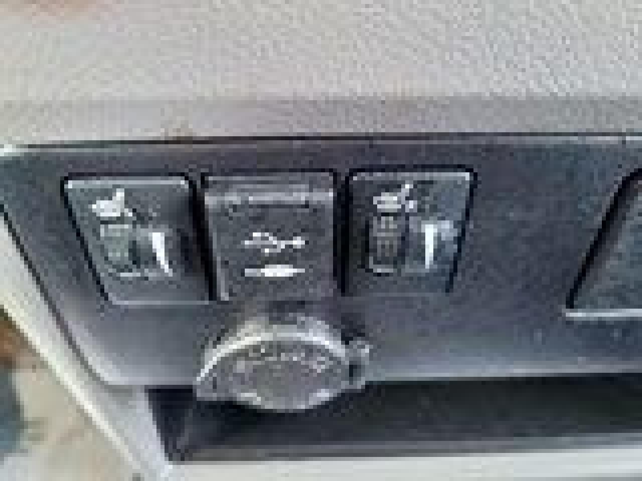 2020 Toyota Sienna LE 8 PASSENGER Photo