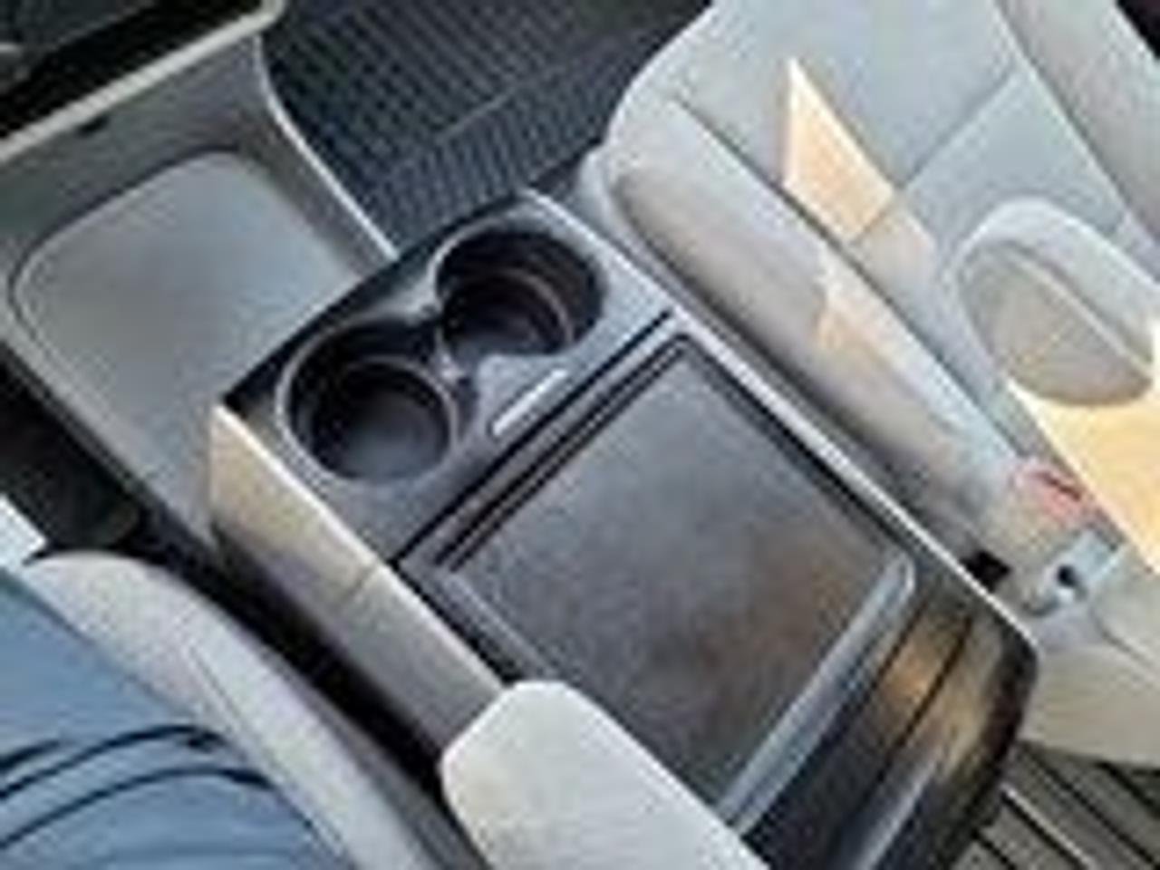 2020 Toyota Sienna LE 8 PASSENGER Photo