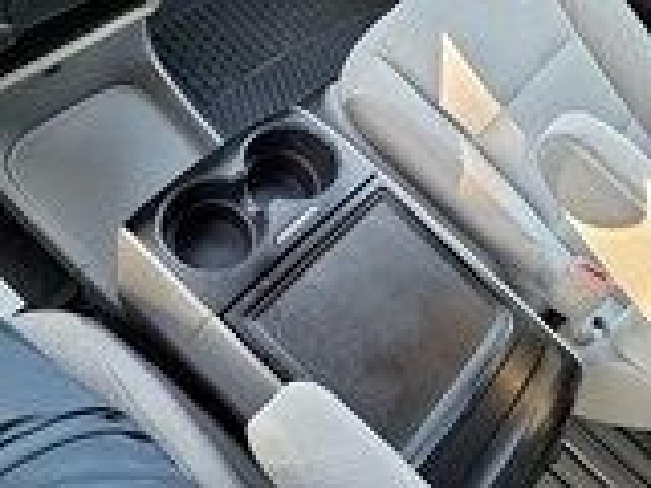 2020 Toyota Sienna LE 8 PASSENGER Photo