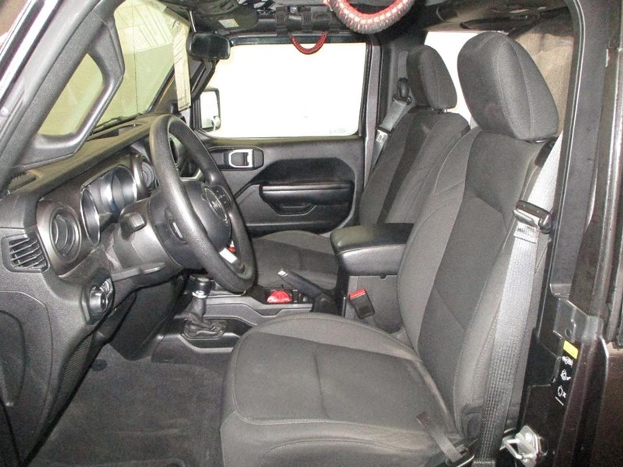 2021 Jeep Wrangler SPORT Photo4