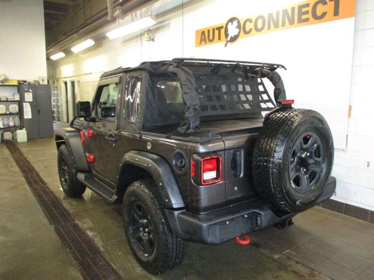 2021 Jeep Wrangler SPORT Photo2
