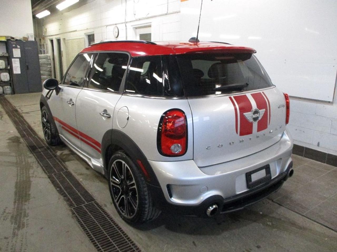 2015 MINI Countryman S ALL4 Photo