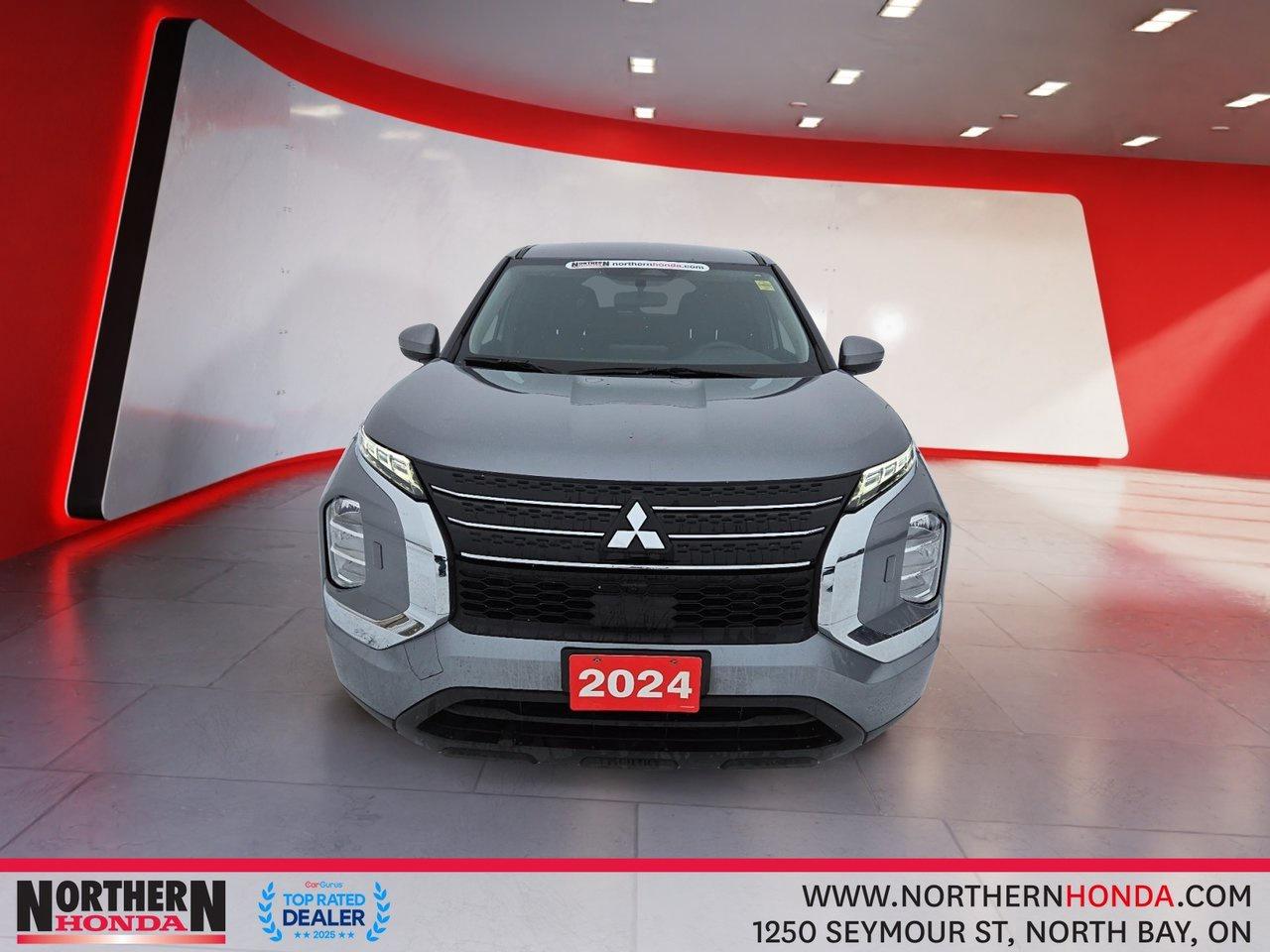 2024 Mitsubishi Outlander ES 4WD Photo3