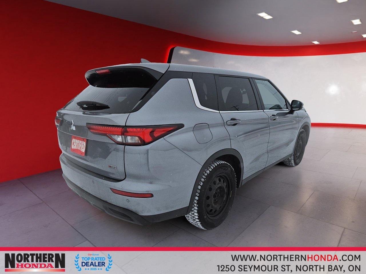 2024 Mitsubishi Outlander ES 4WD Photo4