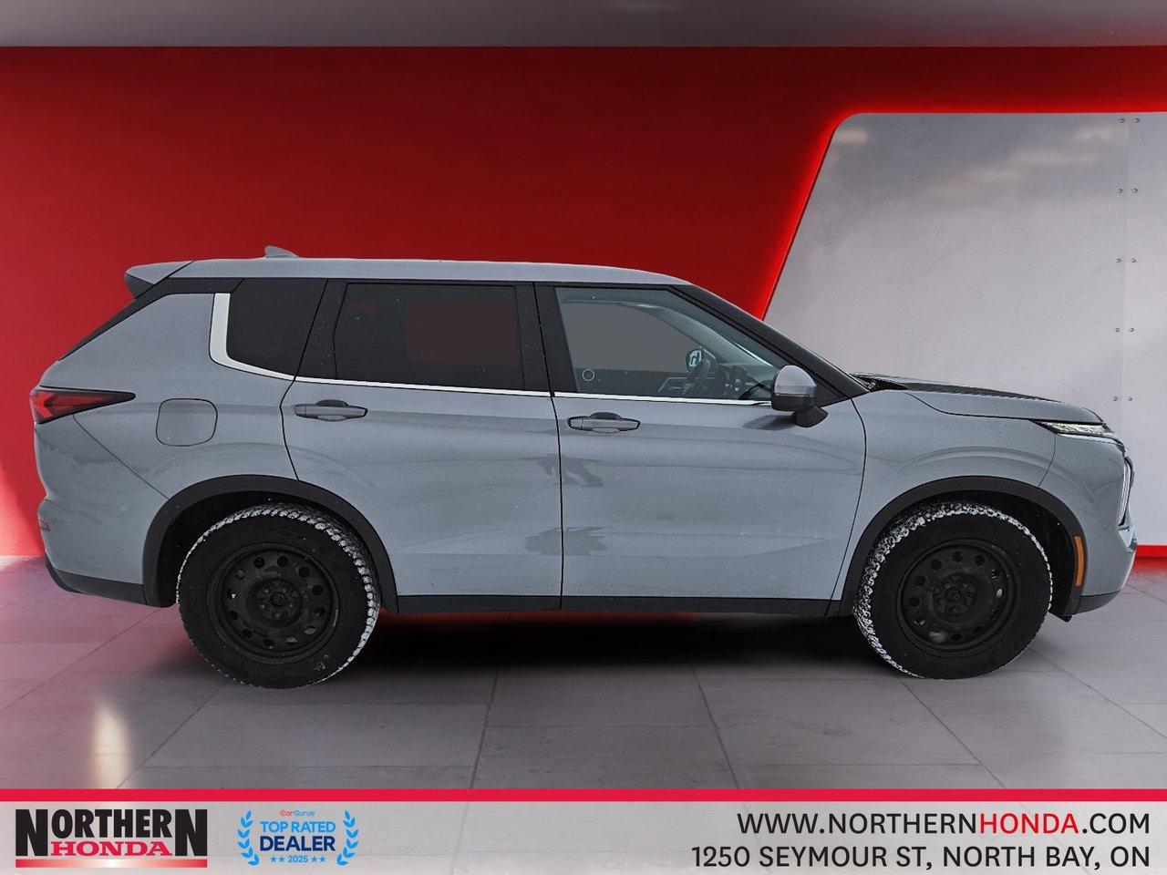 2024 Mitsubishi Outlander ES 4WD Photo