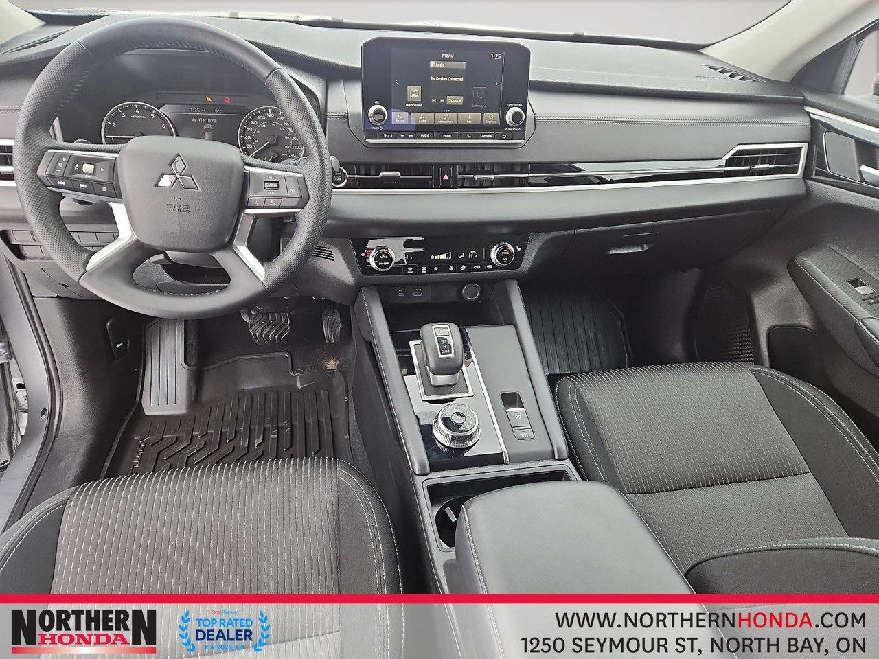 2024 Mitsubishi Outlander ES 4WD Photo