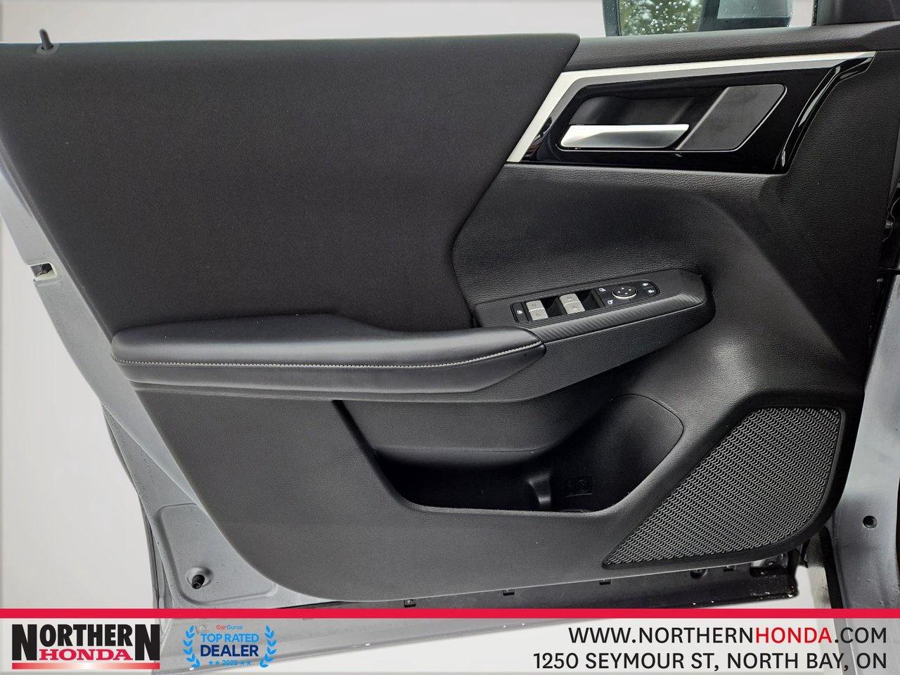 2024 Mitsubishi Outlander ES 4WD Photo