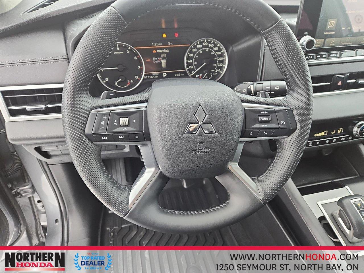 2024 Mitsubishi Outlander ES 4WD Photo