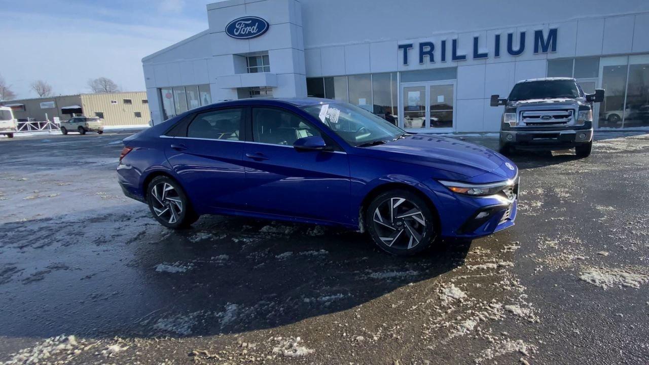 2024 Hyundai Elantra Luxury Photo