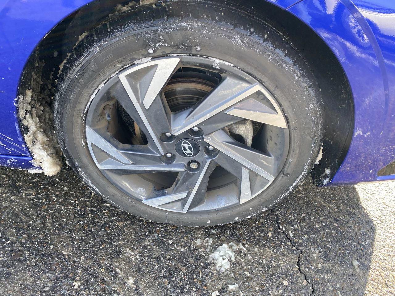 2024 Hyundai Elantra Luxury Photo