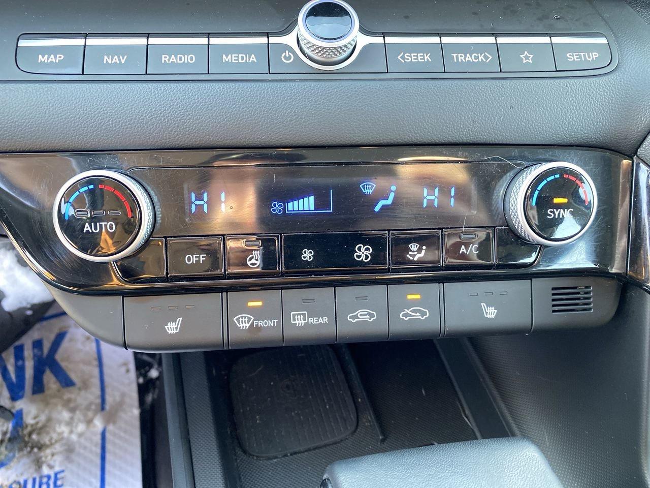 2024 Hyundai Elantra Luxury Photo