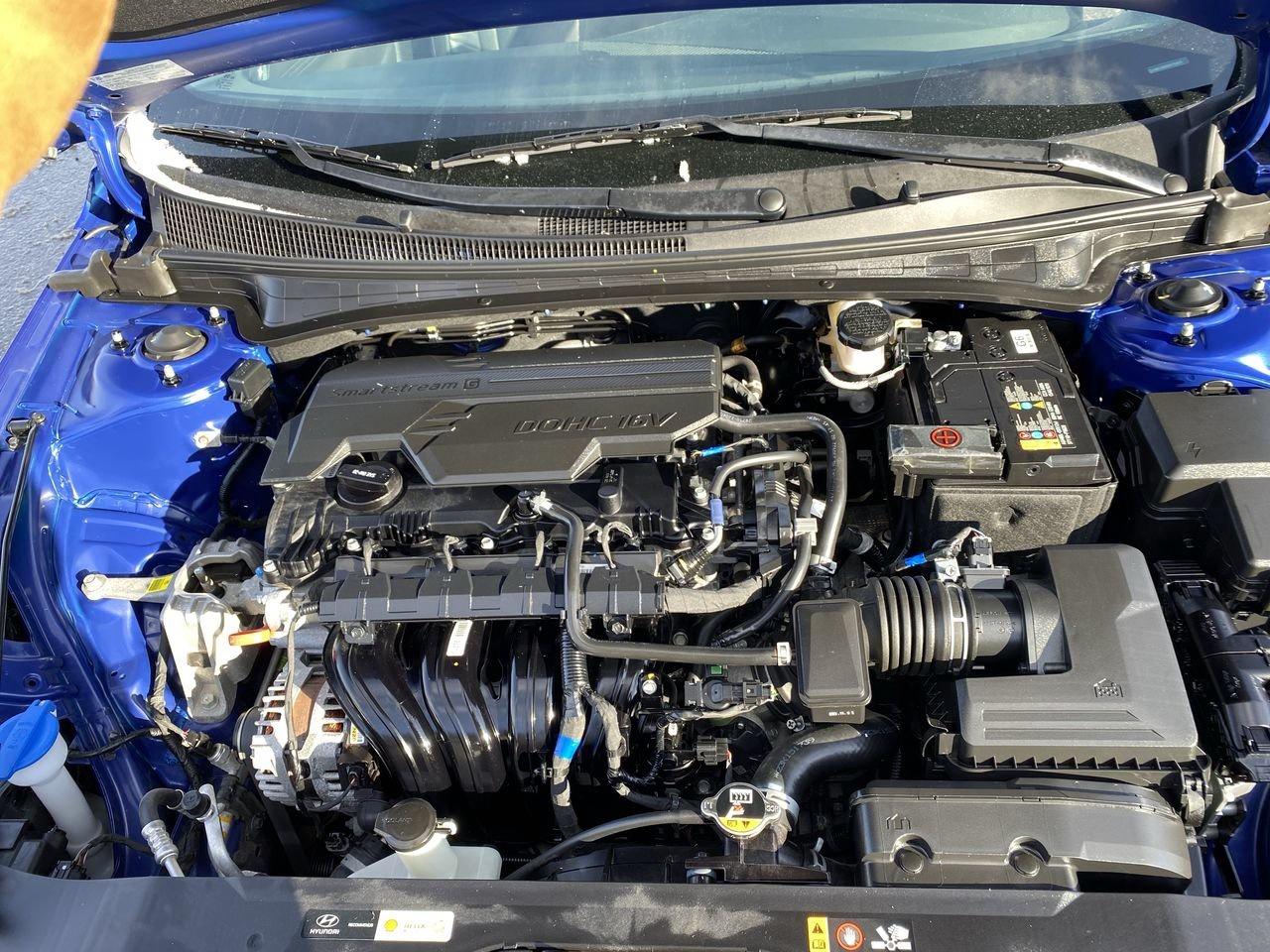 2024 Hyundai Elantra Luxury Photo