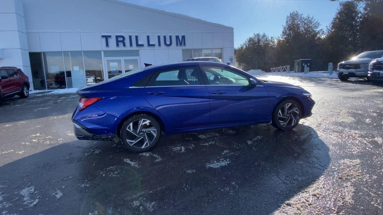 2024 Hyundai Elantra Luxury Photo