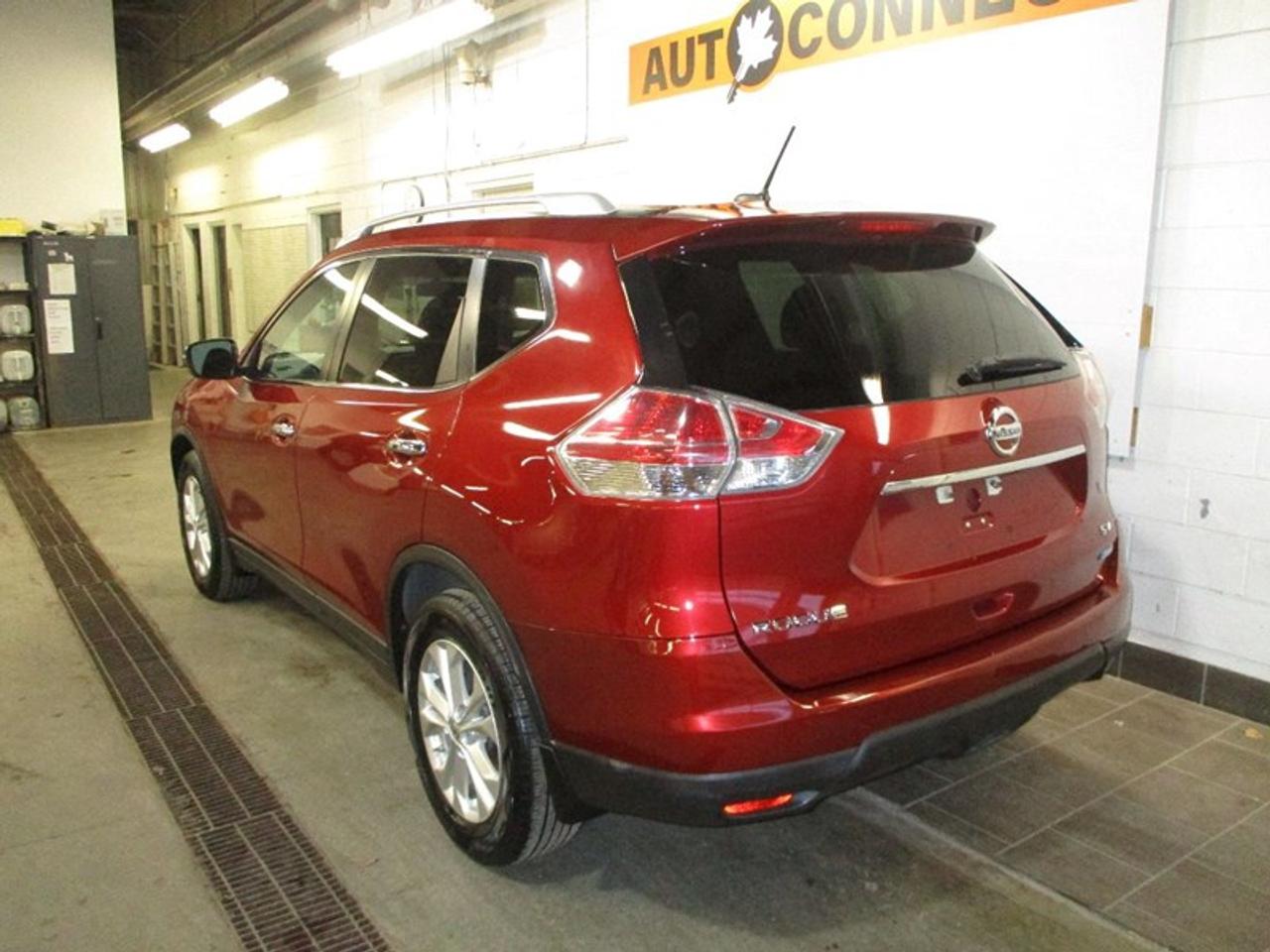 2014 Nissan Rogue SV Photo