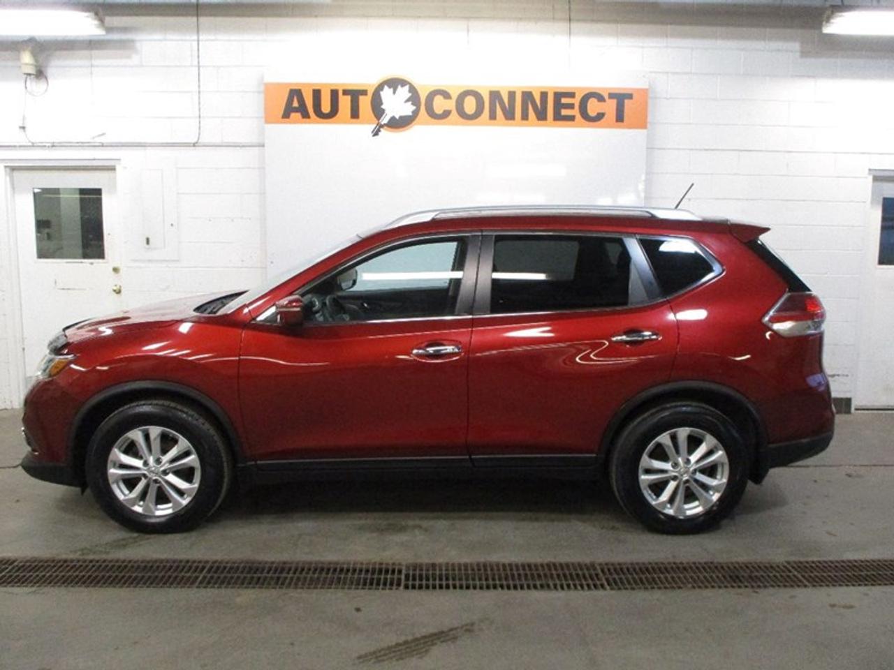 2014 Nissan Rogue SV Photo1