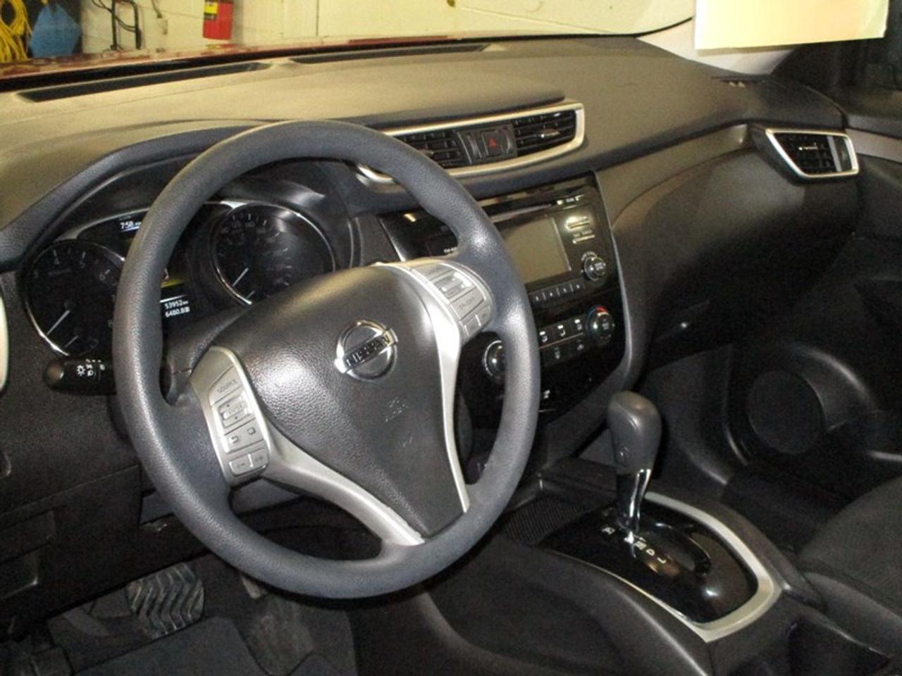2014 Nissan Rogue SV Photo