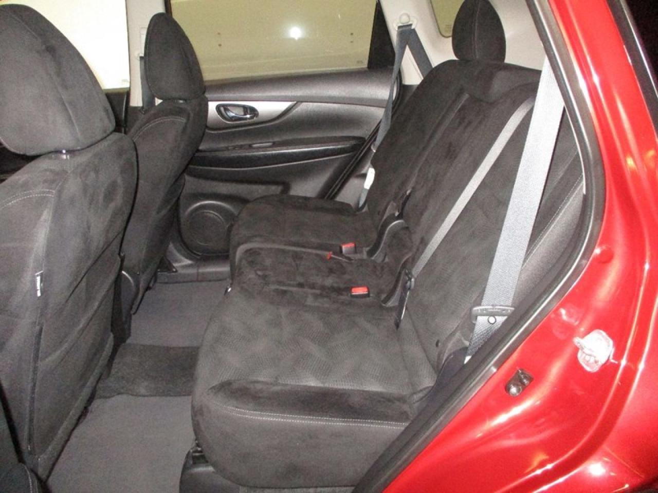 2014 Nissan Rogue SV Photo