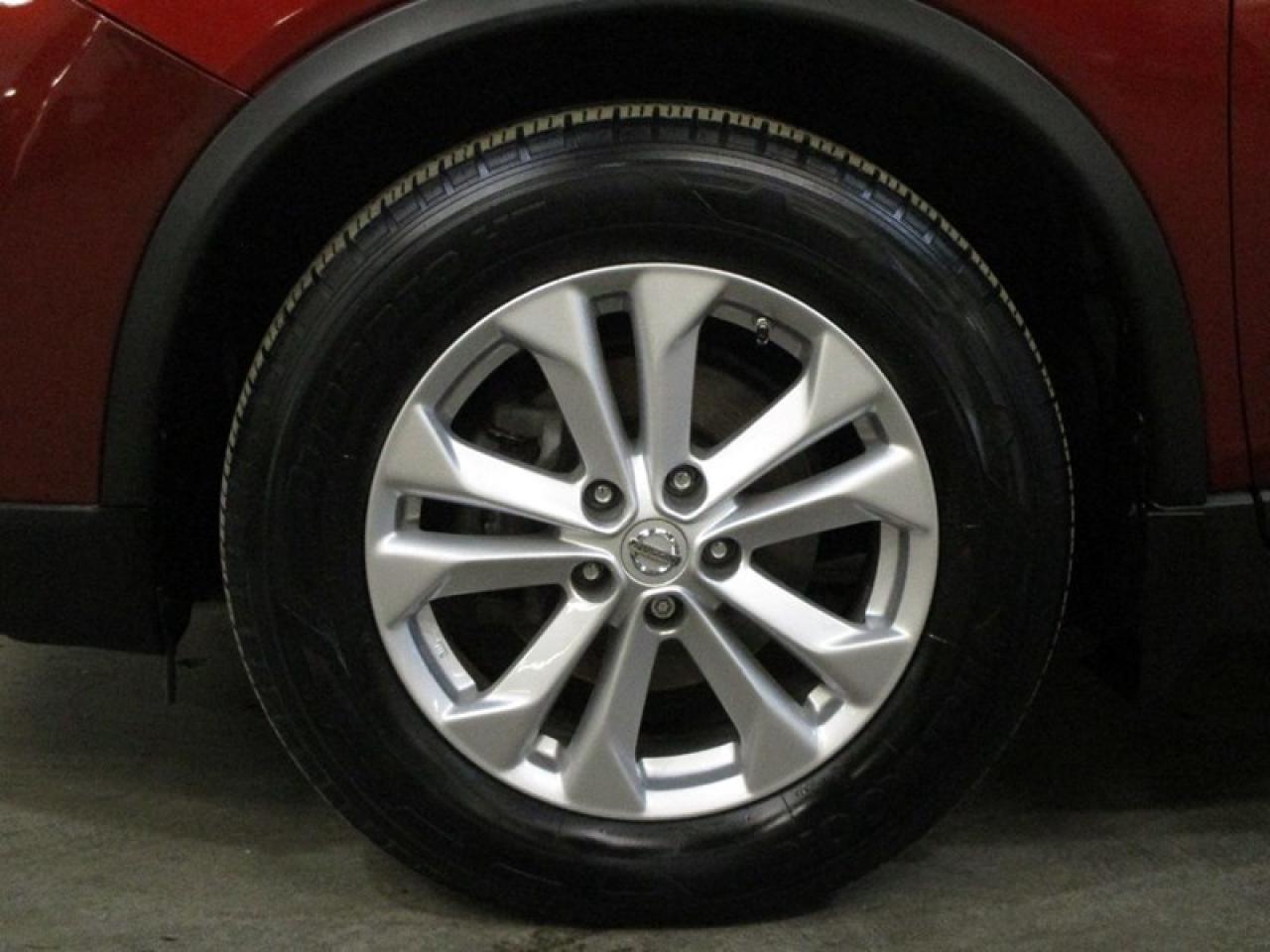 2014 Nissan Rogue SV Photo