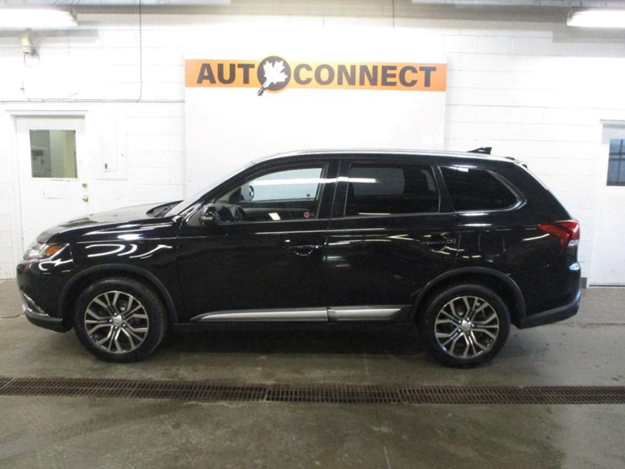 2017 Mitsubishi Outlander SE Touring Photo