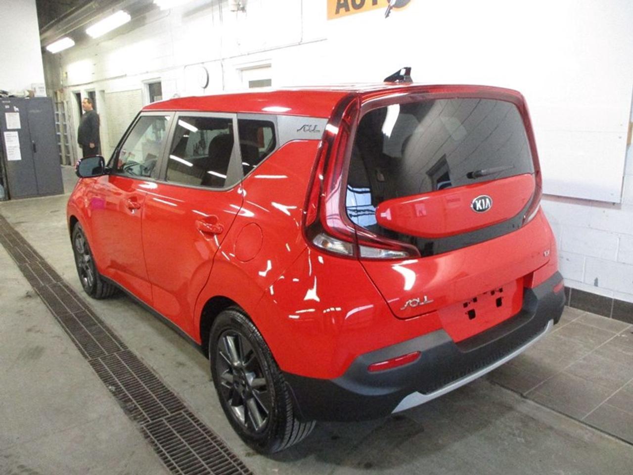 2021 Kia Soul EX Photo2