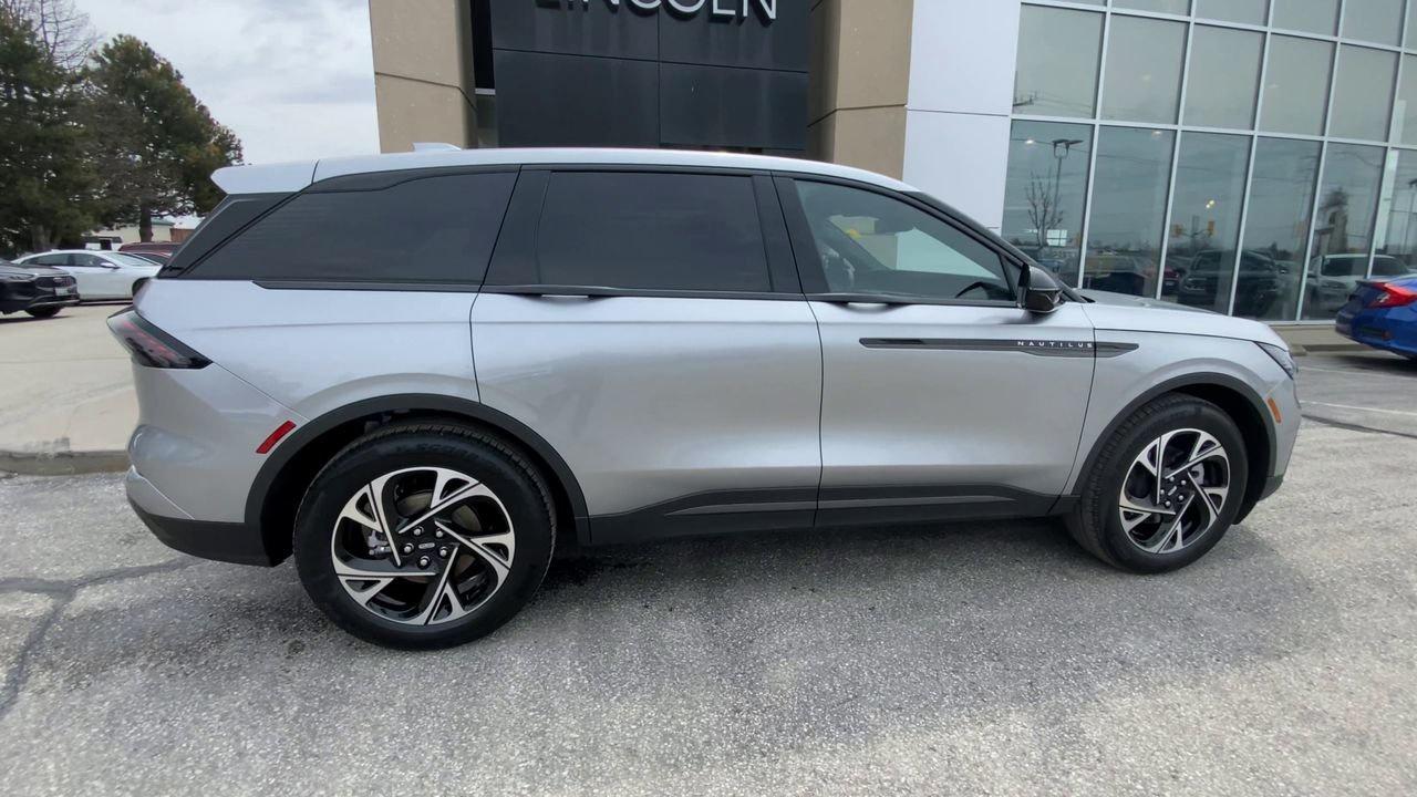 2025 Lincoln Nautilus Premiere Photo