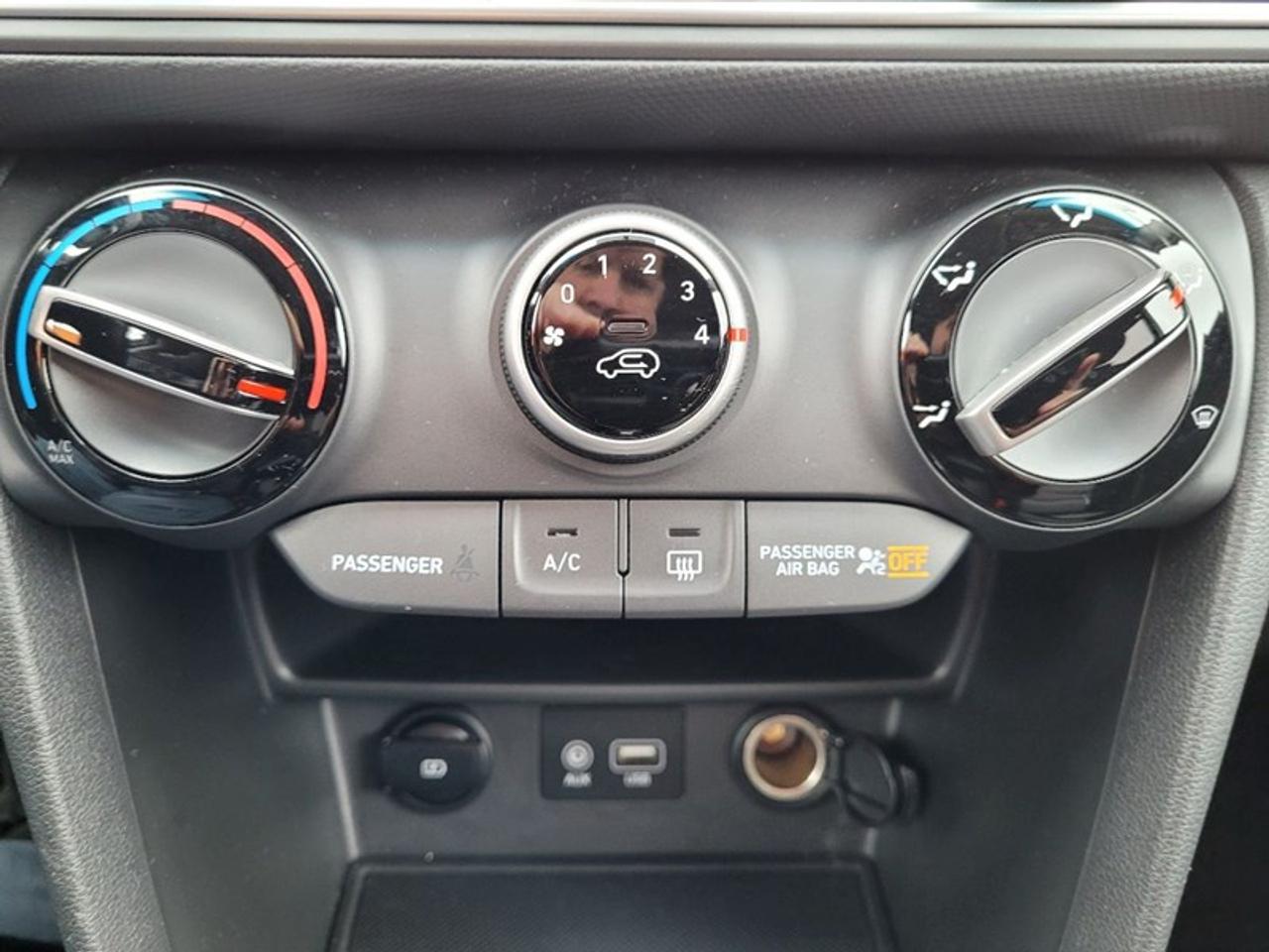 2021 Hyundai KONA LIMITED AWD Photo