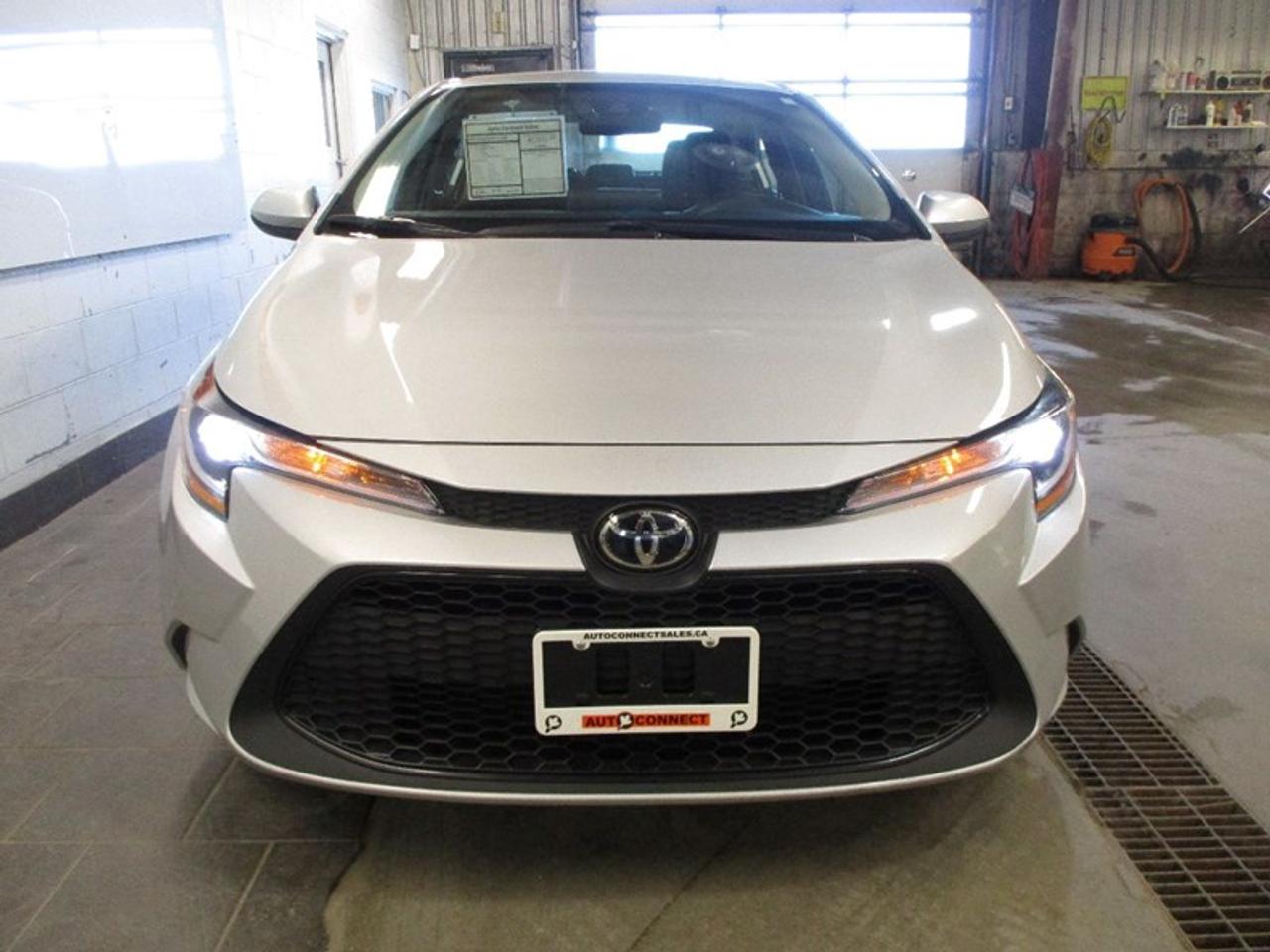 2022 Toyota Corolla LE Photo3