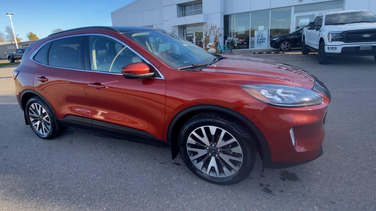 2020 Ford Escape Titanium Hybrid Photo