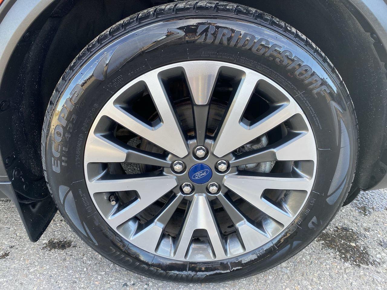 2020 Ford Escape Titanium Hybrid Photo