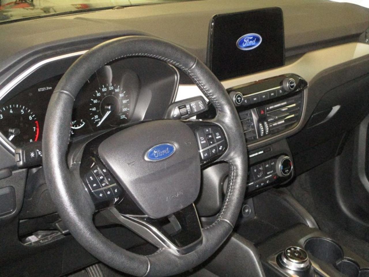 2021 Ford Escape SEL Photo4