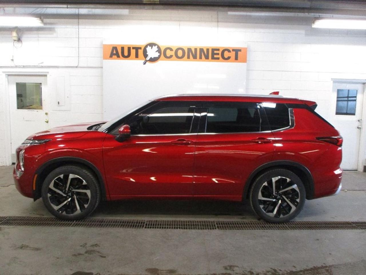 2022 Mitsubishi Outlander SEL AWD Photo1