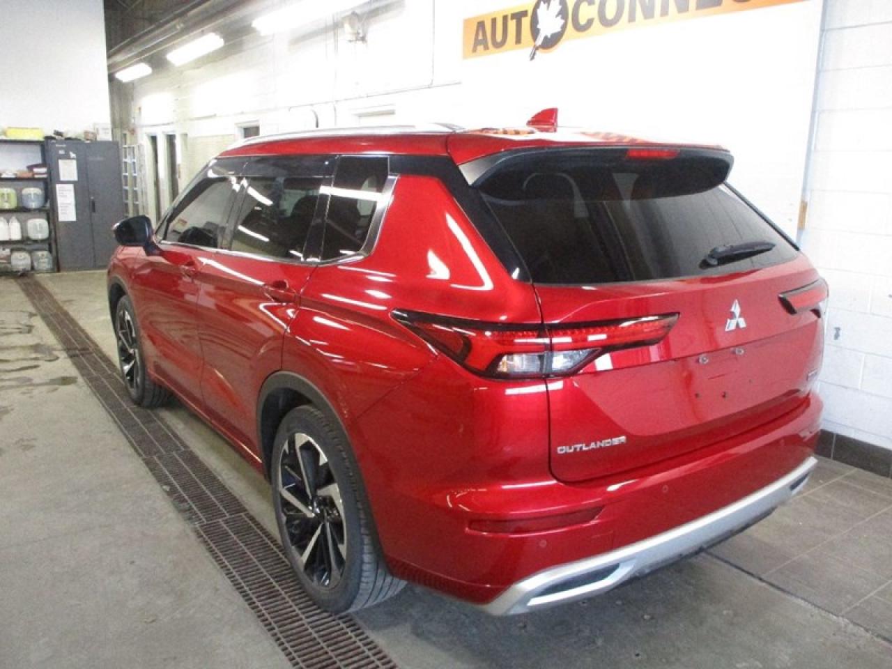 2022 Mitsubishi Outlander SEL AWD Photo2