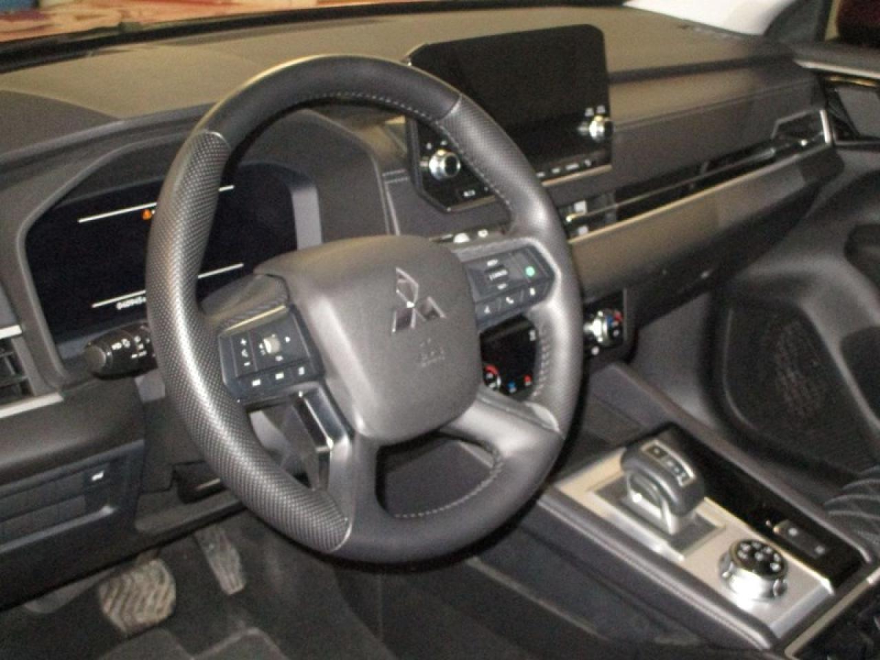 2022 Mitsubishi Outlander SEL AWD Photo