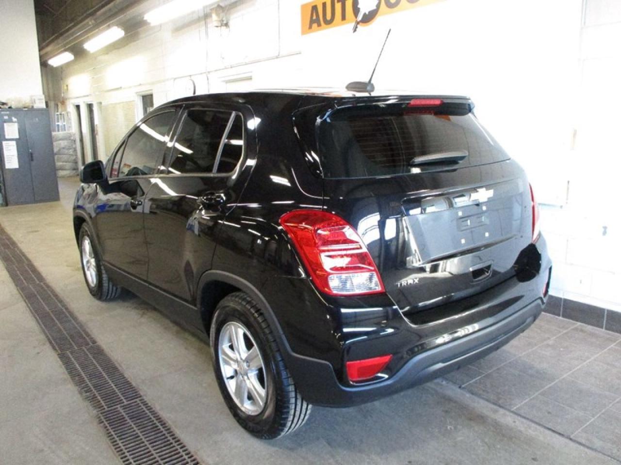 2020 Chevrolet Trax LS Photo2