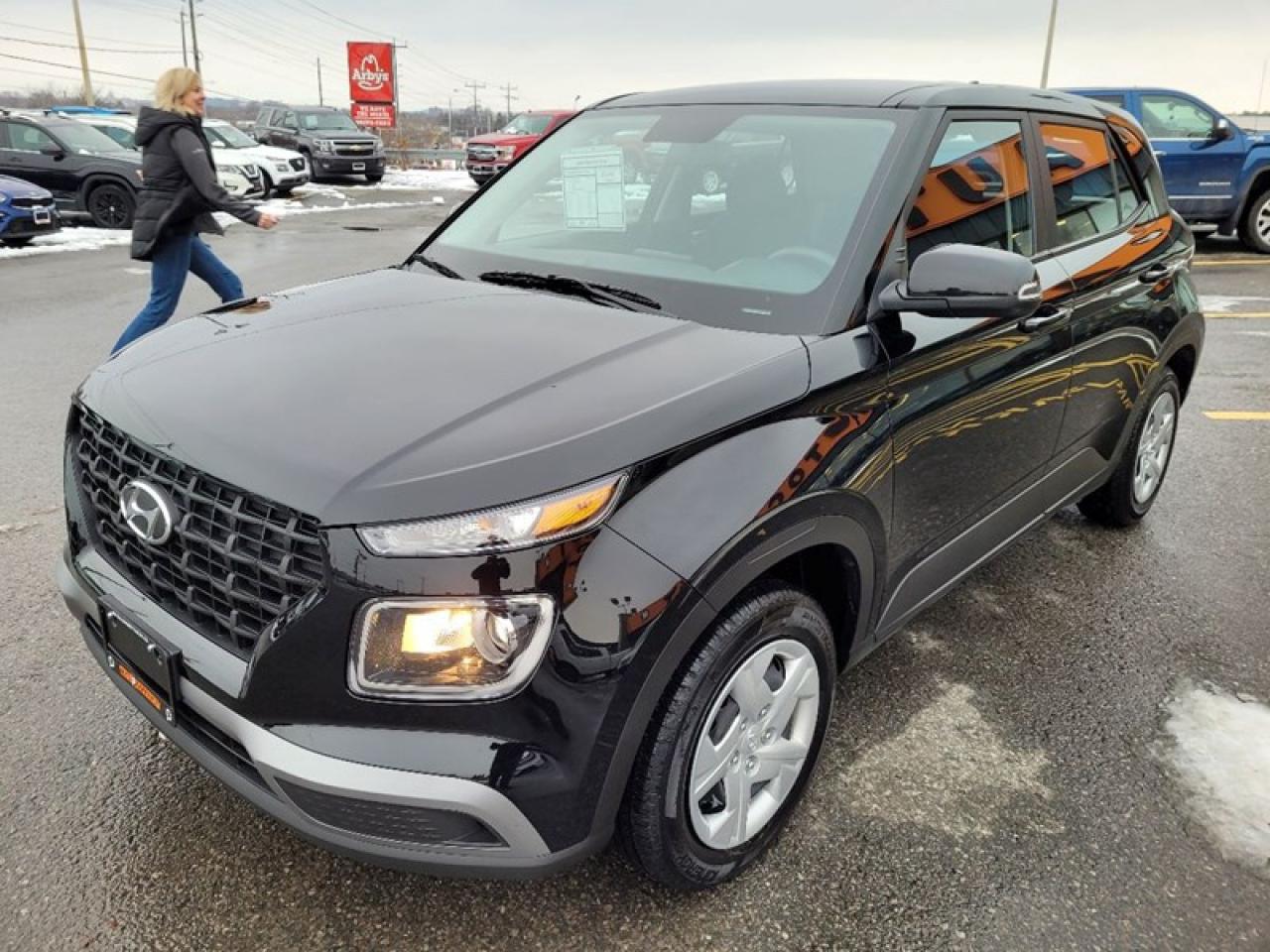 2022 Hyundai Venue SE Photo